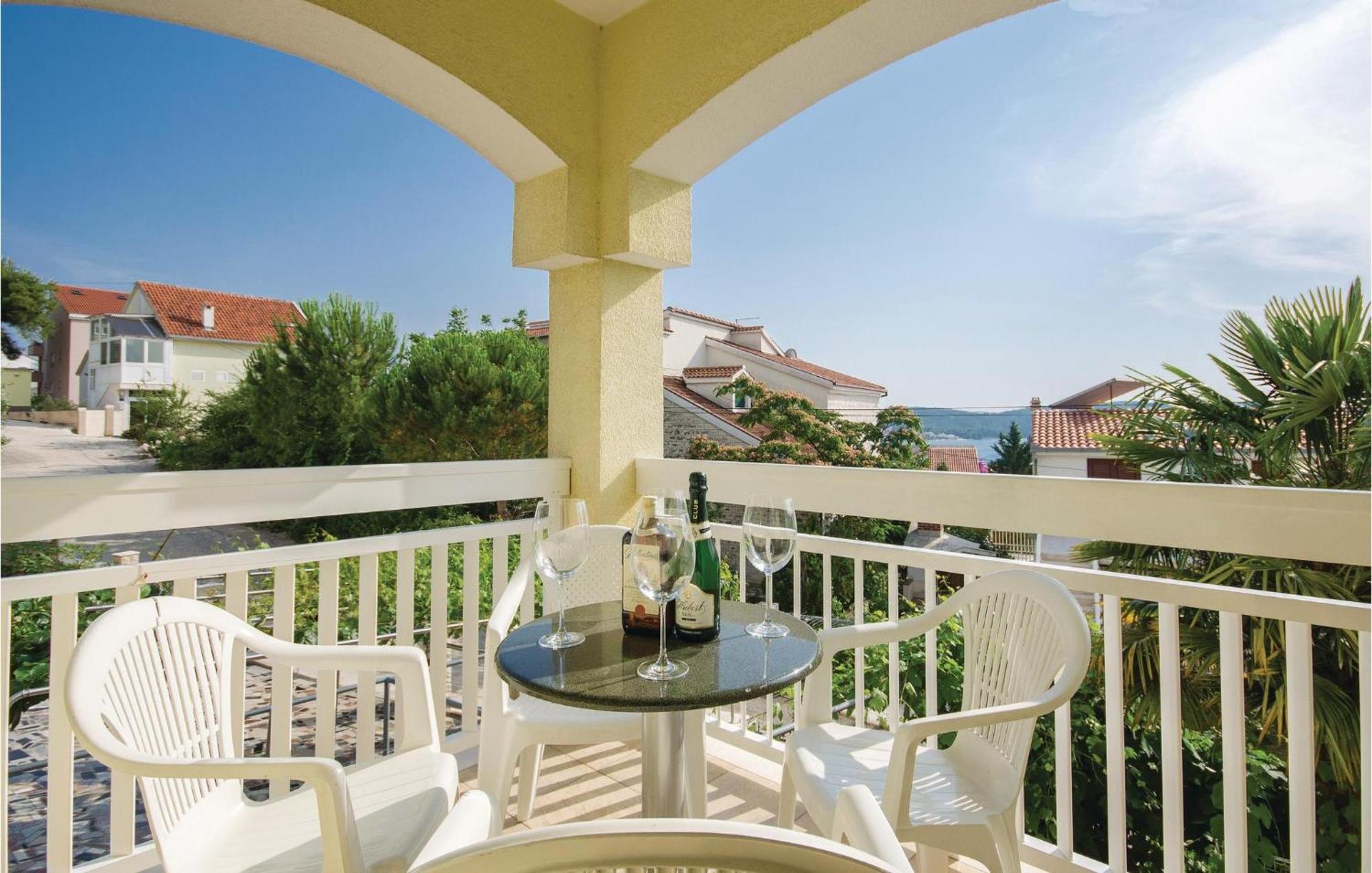 Nice Apartment In Okrug Gornji With Wifi Trogir Exterior photo